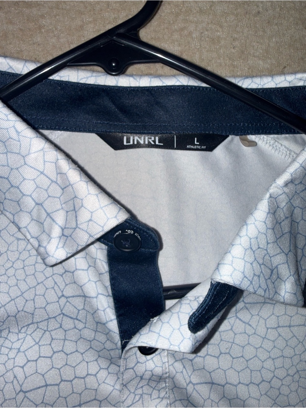Unrl White Men's Folds of Honor Golf Polo with Subtle Pattern - Picture 3 of 3
